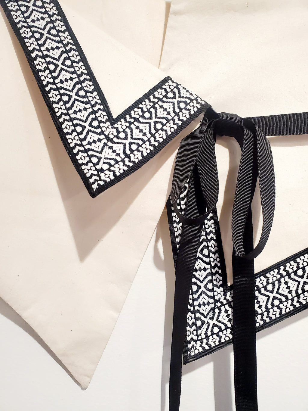 Corset (beige with white & black)