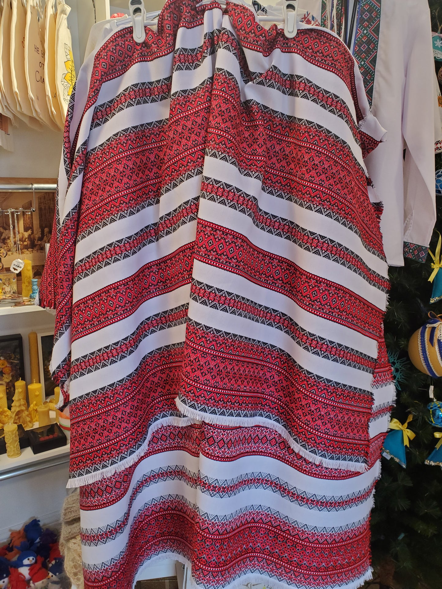 Embroidered tablecloth red/blk Large