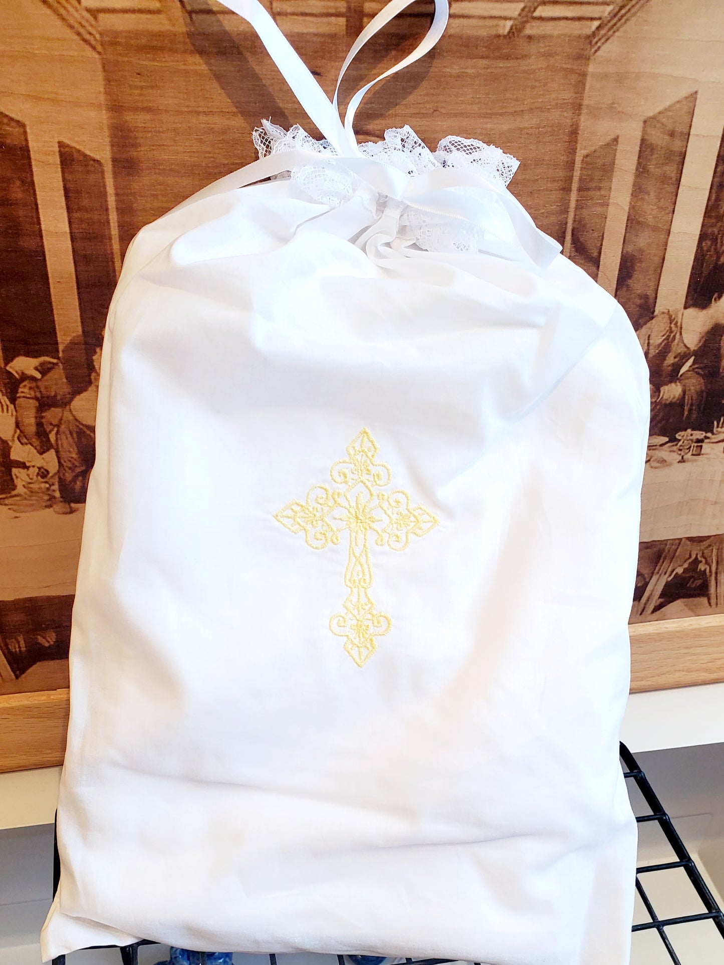 Embroidered set for baptism "Kryghma"