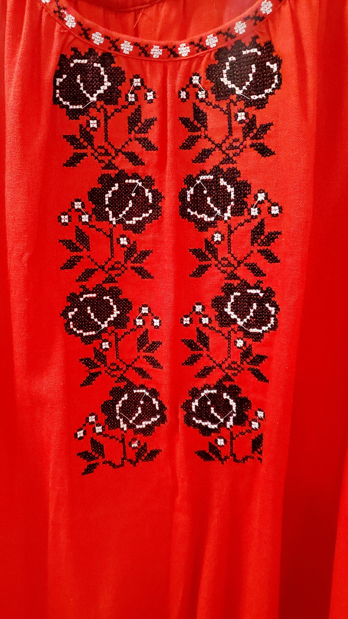 Embroidered women blouse Red (black/white flowers)