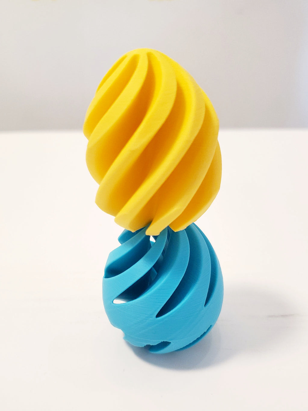 3D Printed Easter Egg Yellow\Blue