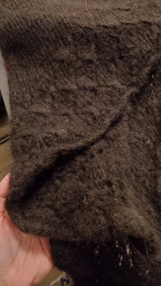 Shawl made of Newfoundland dog wool