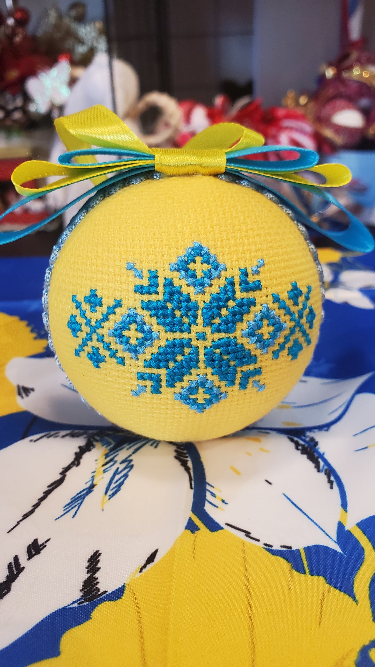 Embroidered Christmas Ball UA Mix 6 cm T3