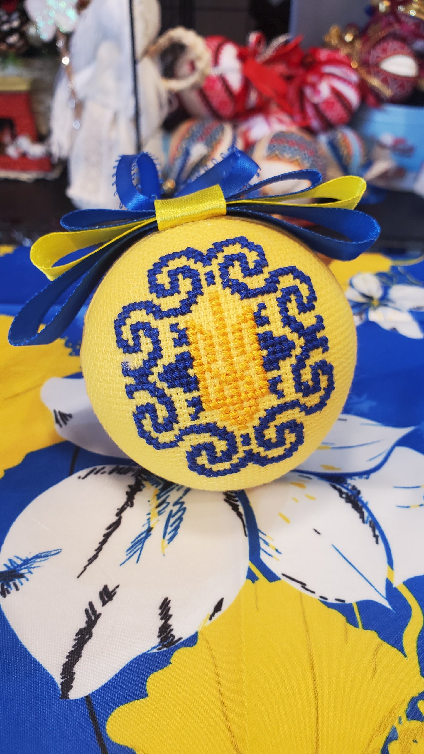 Embroidered Christmas Ball UA Mix 6 cm T3