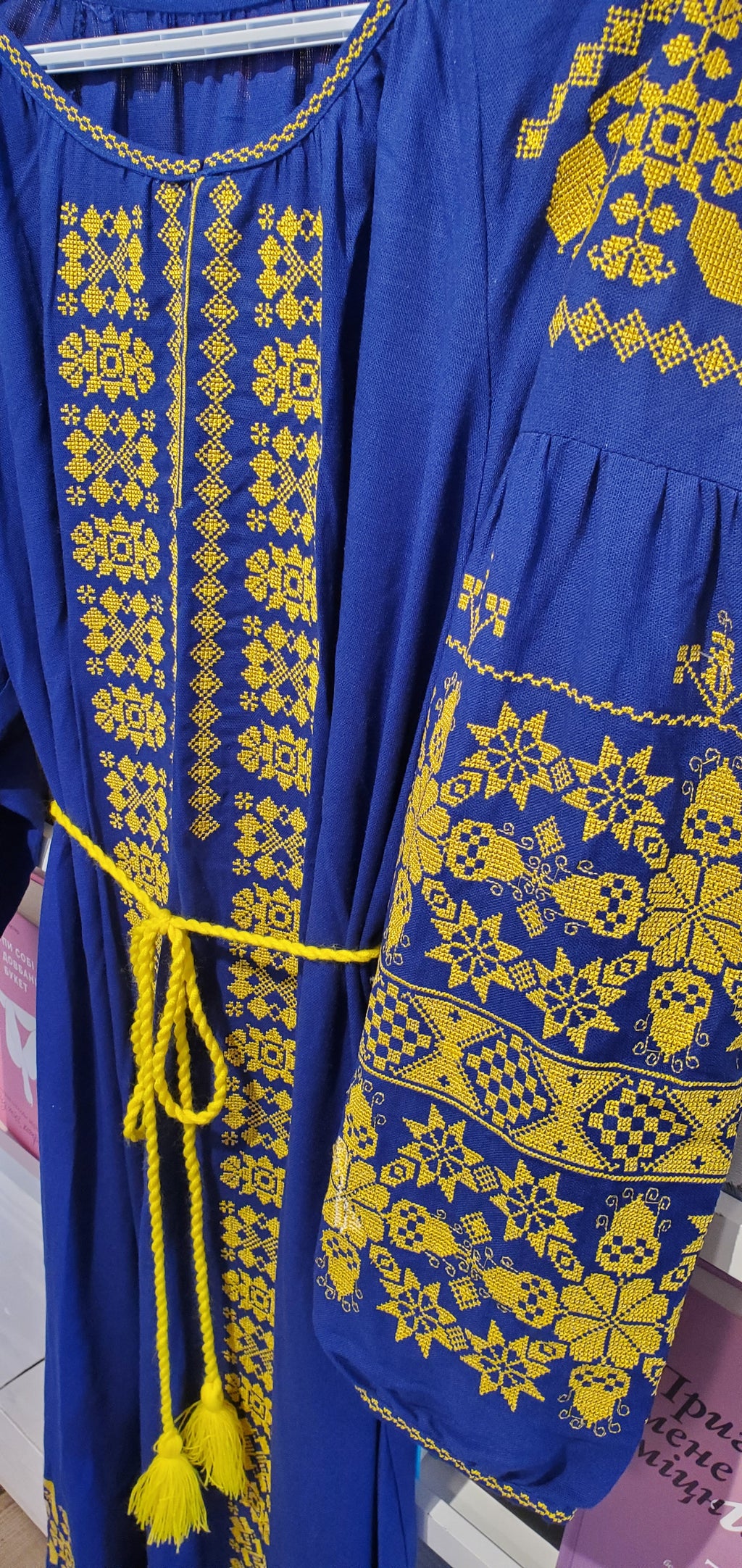 Embroidered dress blue/yellow ornament