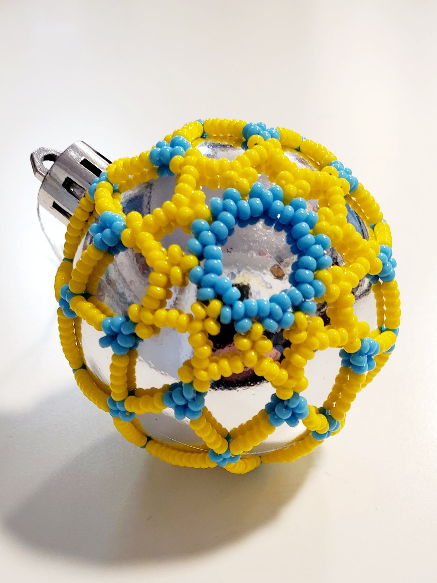 Beaded Christmas ball (Small size)