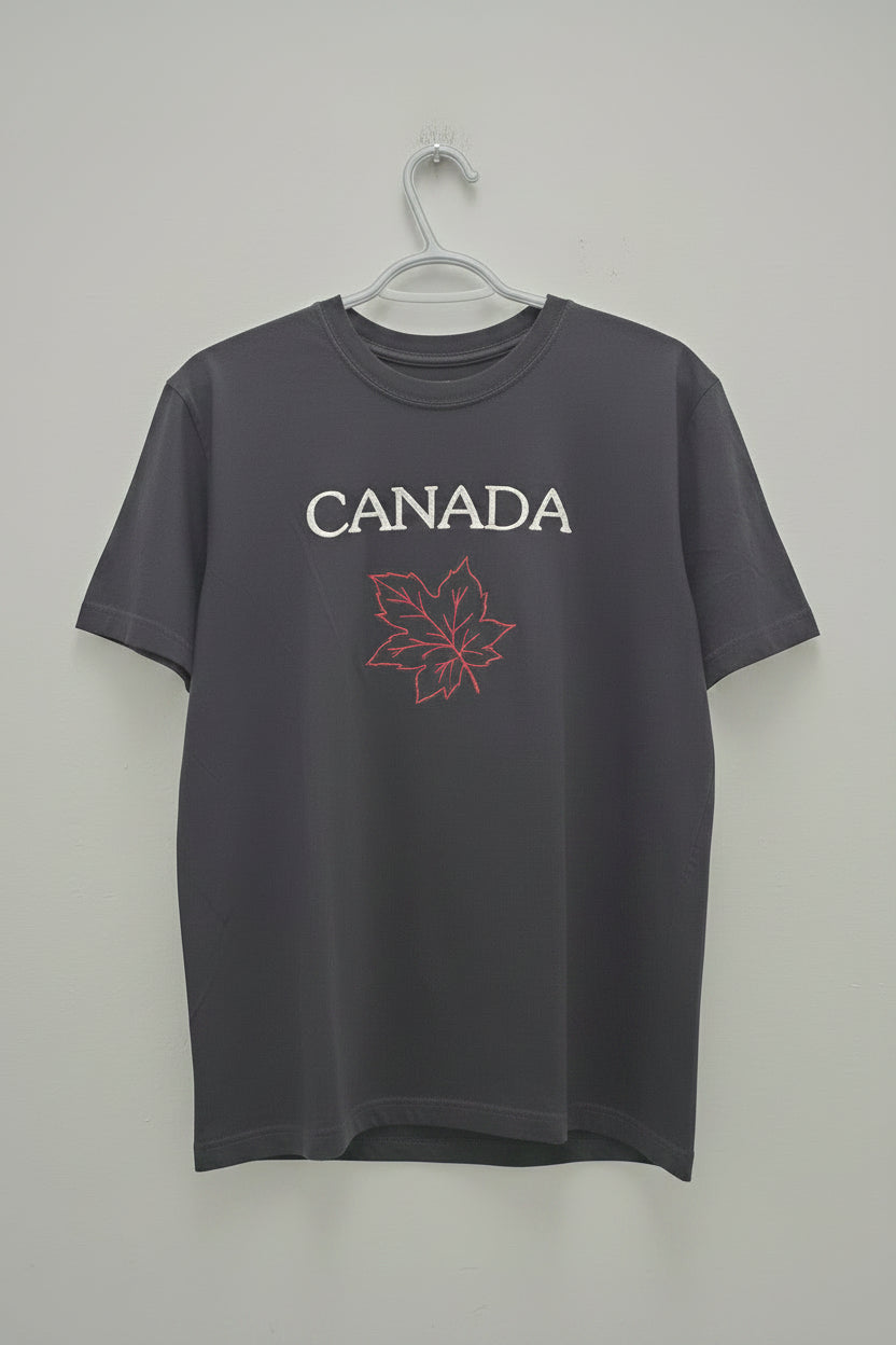 T-shirt embroidered Canada