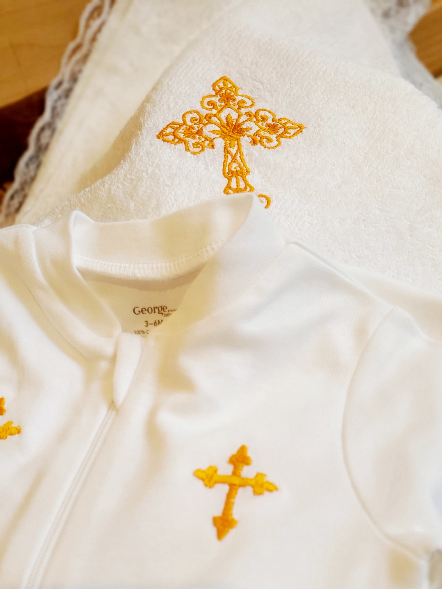 Embroidered set for baptism "Kryghma" 3-6 month