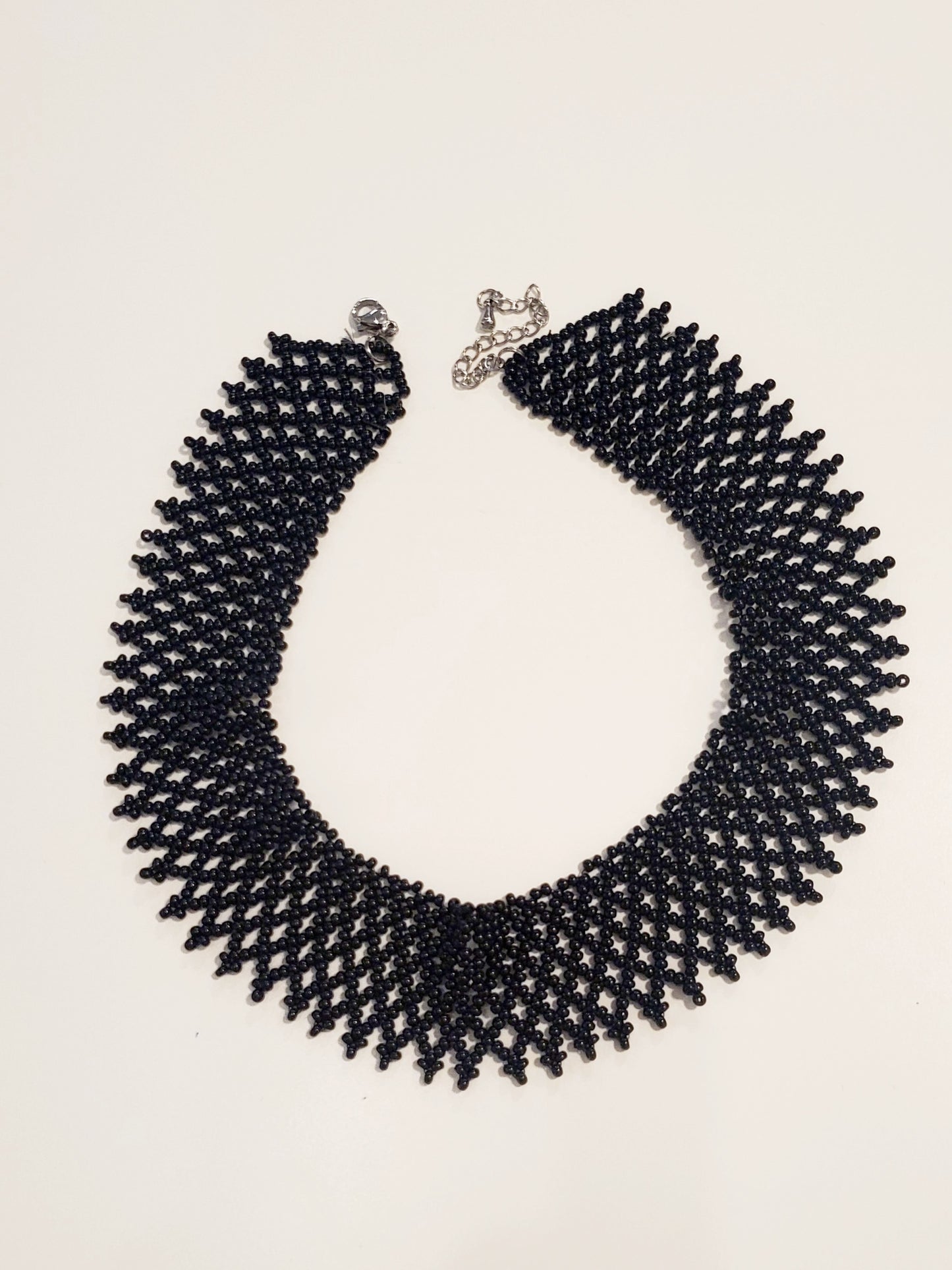 Beaded Necklace T2 (black/rose)