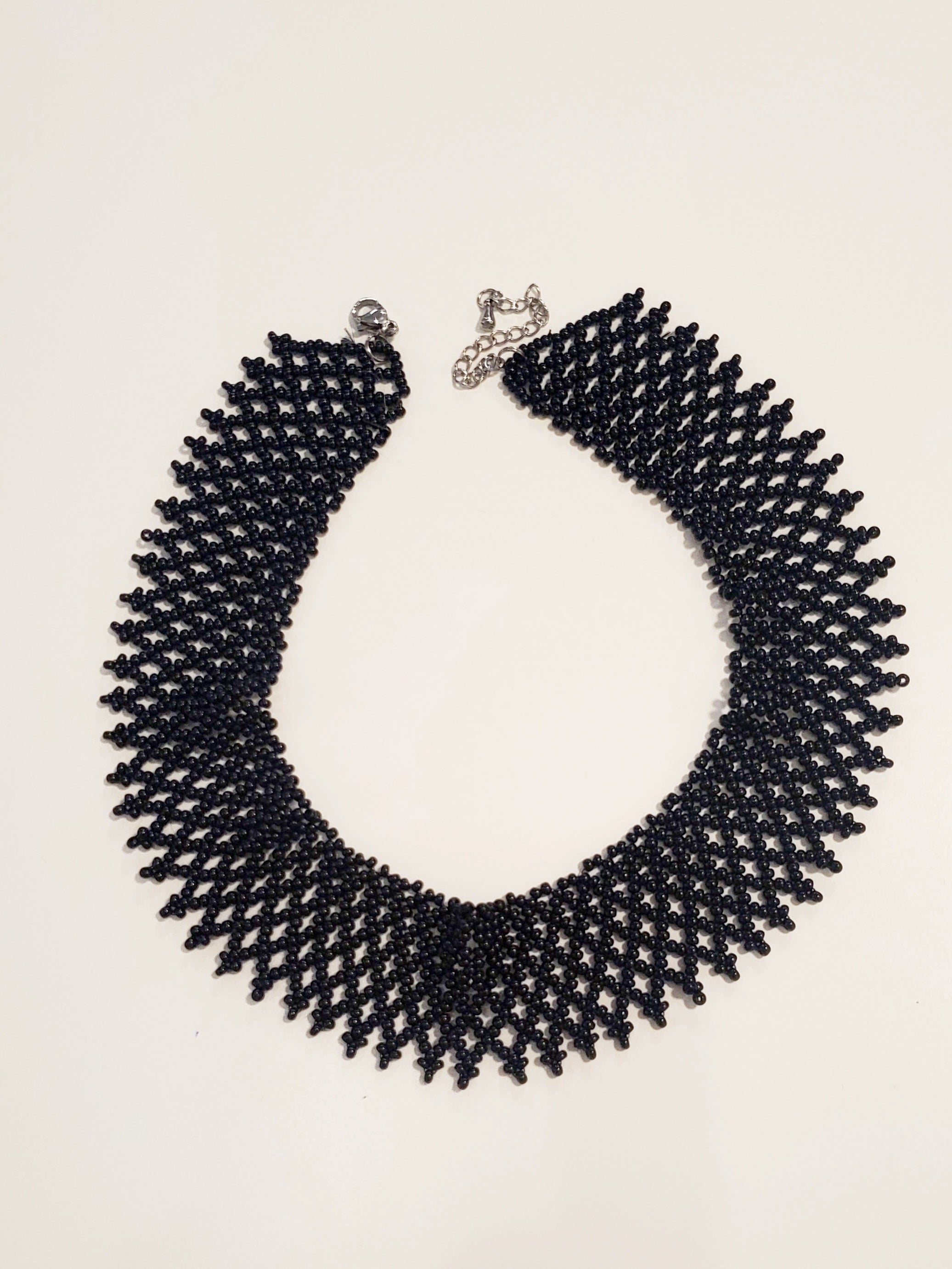 Beaded Necklace T2 (black/rose)