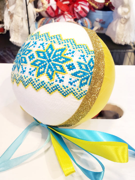 Embroidered Christmas Ball UA Mix 12 cm T1