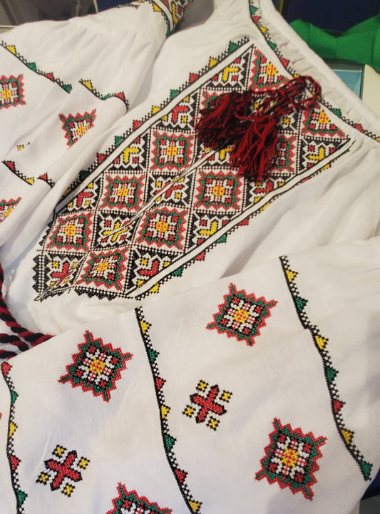 Embroidered blouse red/green/yellow