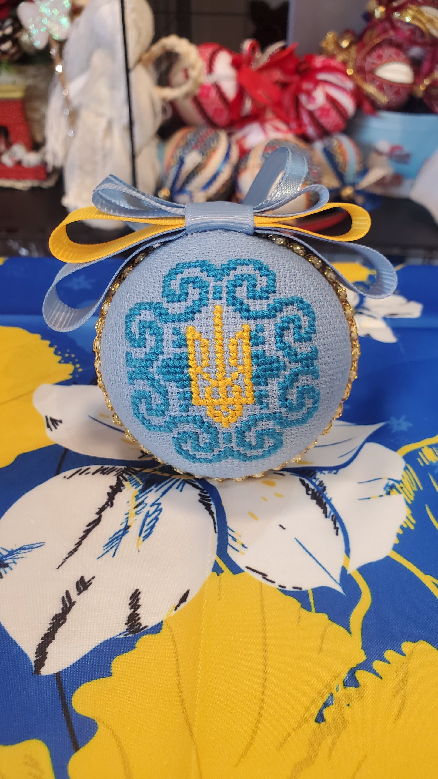 Embroidered Christmas Ball UA Mix 6 cm T3