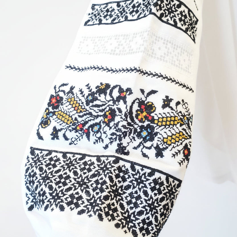 Embroidered women blouse "Vyshyvanka" (white/blk with buttons), Size M-L