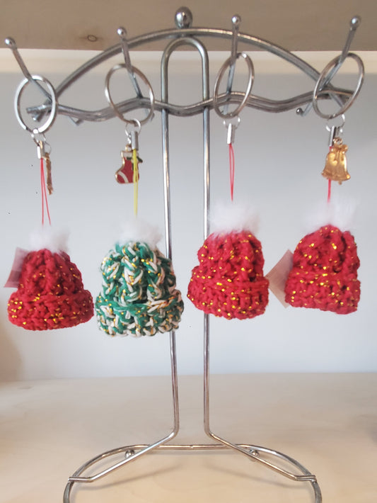 Knitted Keychain heart/ hats