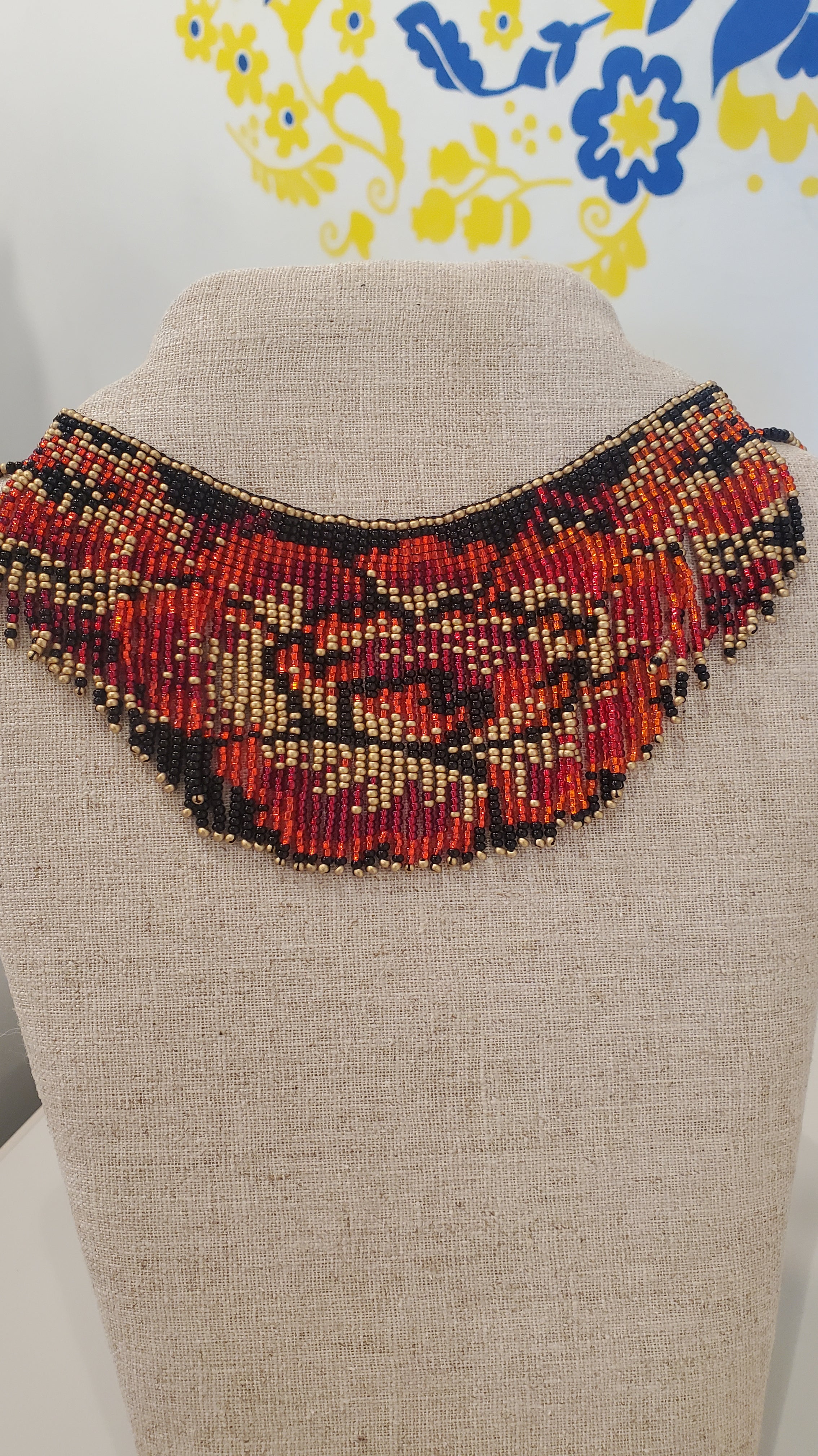 Beaded necklace "Rose"