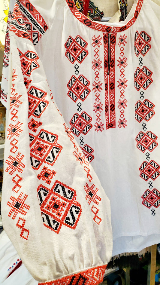 Embroidered women blouse White red/black ornament