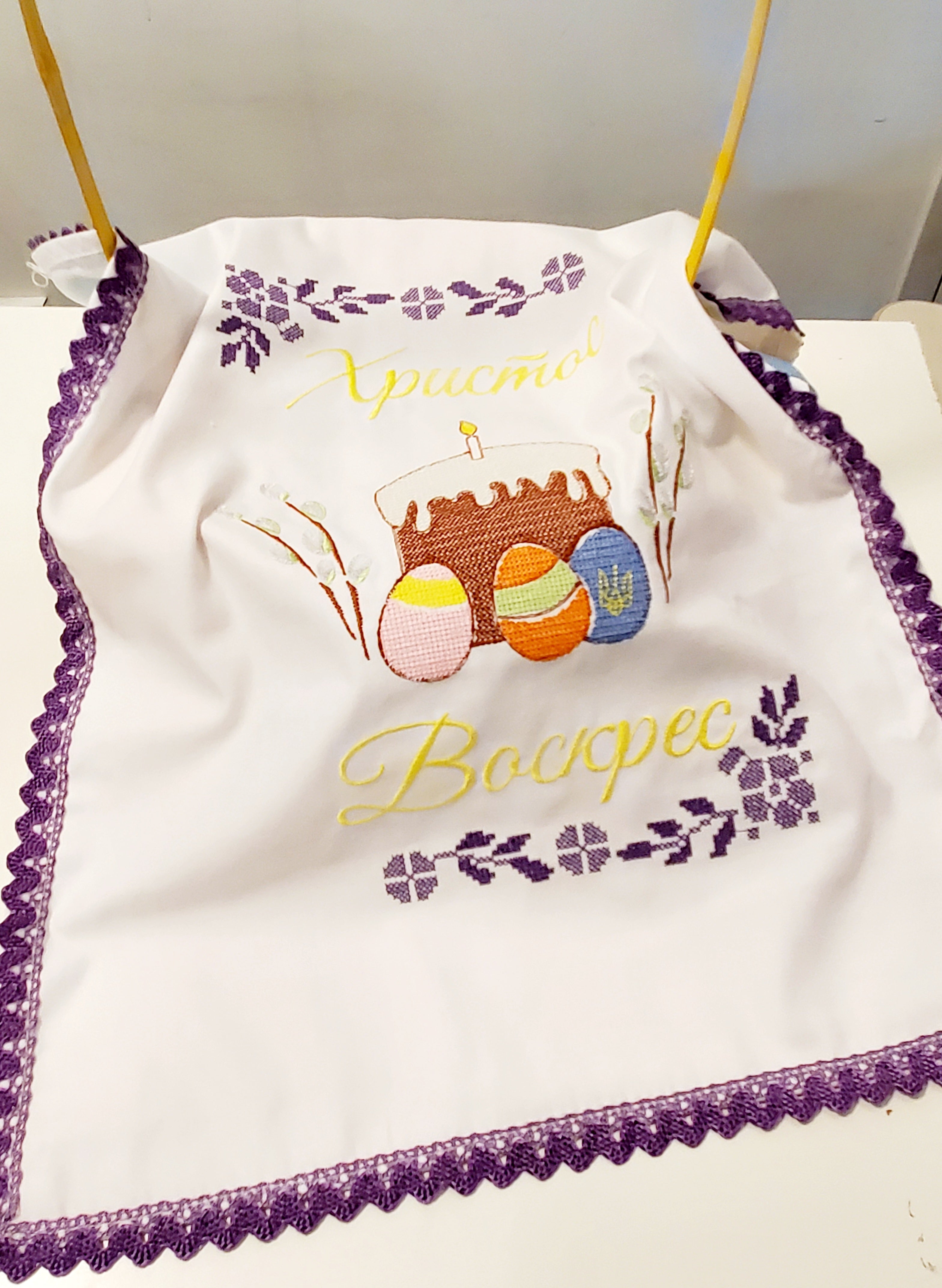 Embroidered Easter towel for the basket Т2
