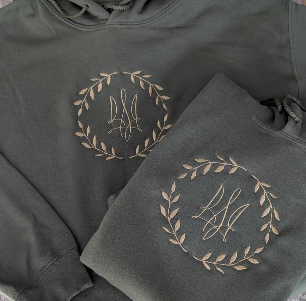 Hoodie with embroidery T2, Military green, size S, L